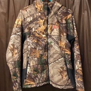 Women’s under armour jacket